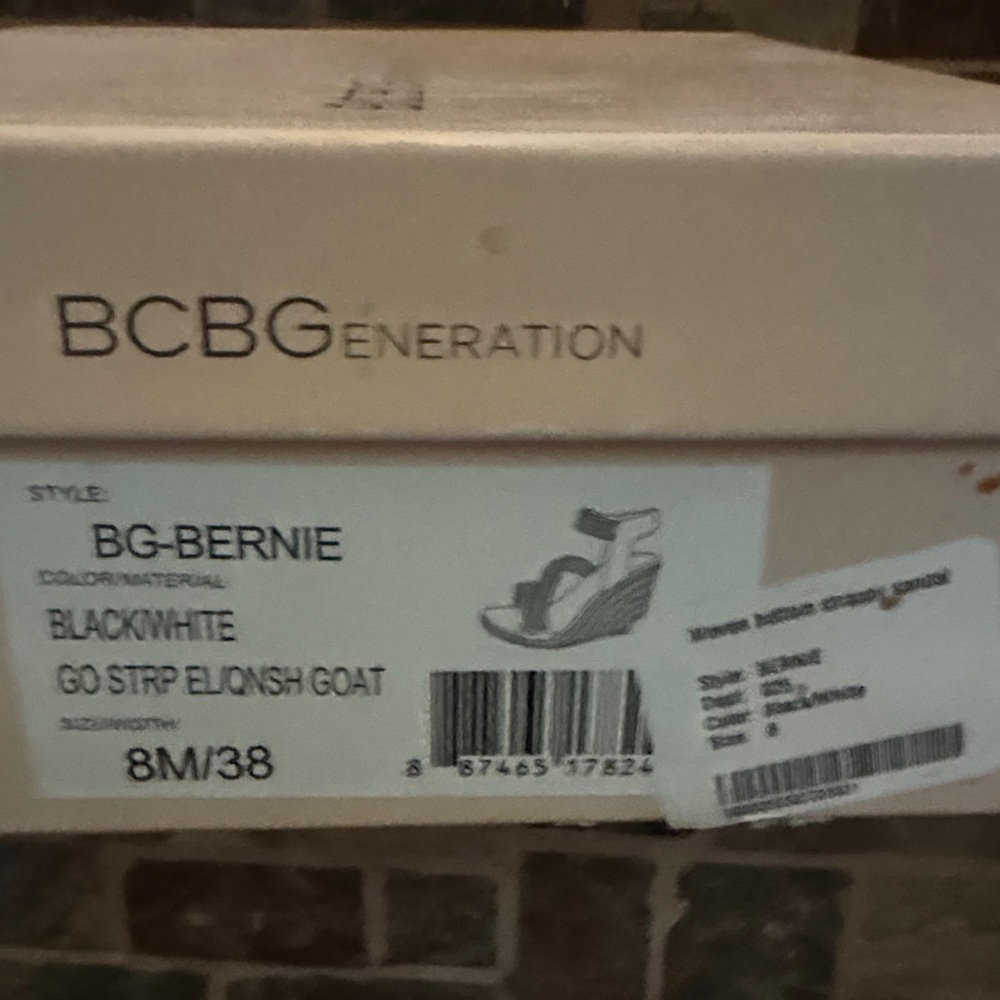 BCBGeneration Black and White BG-Bernie Wedge Sandal -sz 8